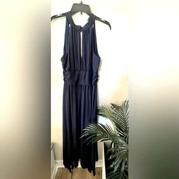 Venus Maxi Blue Navy Y89543-2-MTBL KEY HOLE DETAIL DRESS - Dress size 2 - Picture 12 of 13